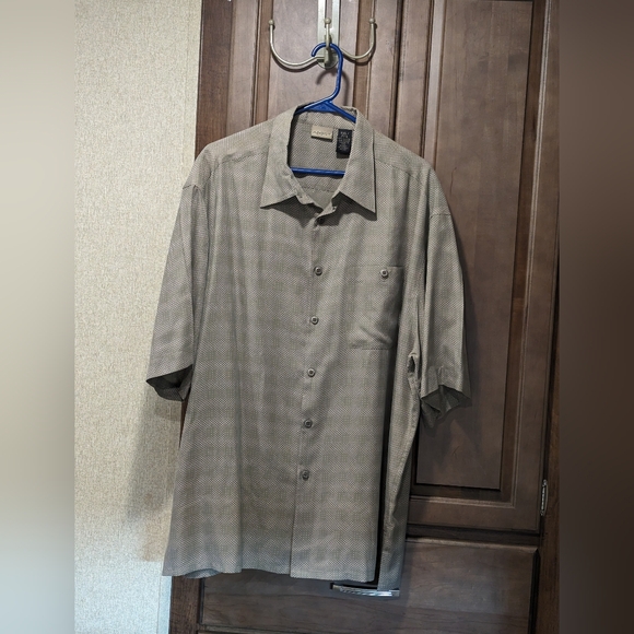 Axist button down, men's, short sleeve, silk shirt. Size 2XL. Taupe colour. - Picture 1 of 6